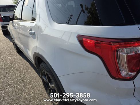 Used 2018 Ford Explorer XLT FWD image 8