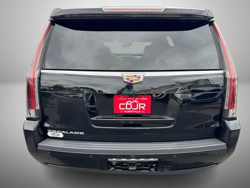 Used 2020 Cadillac Escalade Premium Luxury image 7