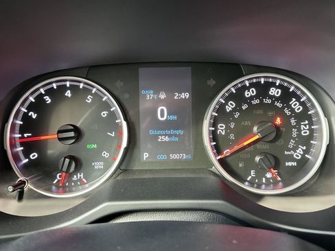 Used 2022 Toyota RAV4 XLE Premium image 14