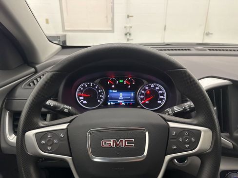 Used 2023 GMC Terrain SLE w/ Driver Convenience Package image 15
