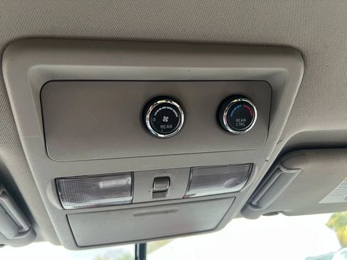 Used 2011 Nissan Pathfinder SV RWD image 13