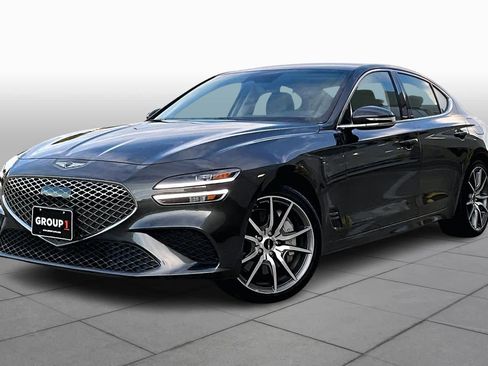 Used 2025 Genesis G70 2.5T image 1