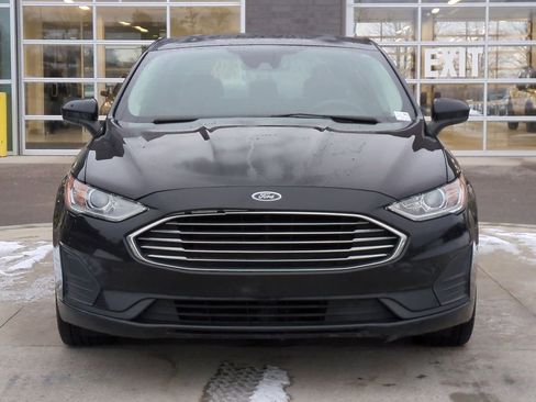 Used 2020 Ford Fusion SE image 10