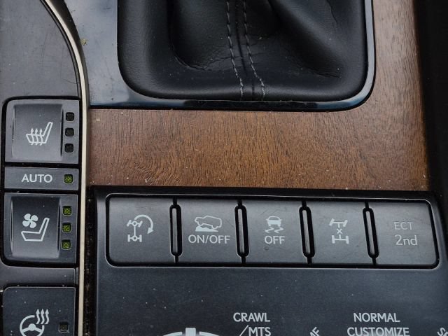 Used 2020 Lexus LX 570 4WD w/ Luxury Package image 27