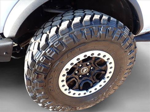 Used 2022 Ford Bronco 2-Door w/ Sasquatch Package AWD/4WD image 7