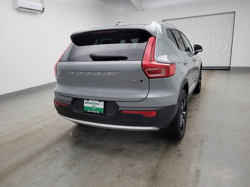 Used 2024 Volvo XC40 B5 Core image 7