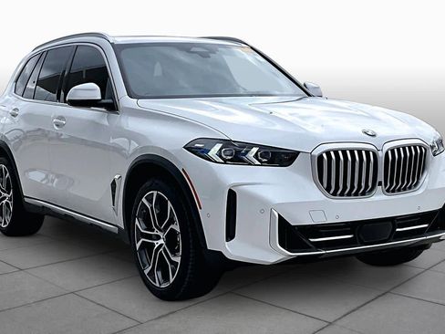 Used 2026 BMW X5 xDrive40i w/ Executive Package image 3