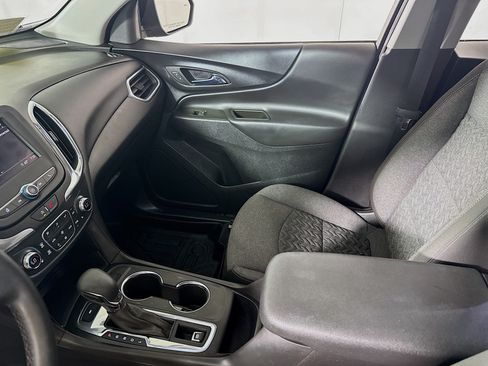 Used 2023 Chevrolet Equinox LT AWD/4WD image 24