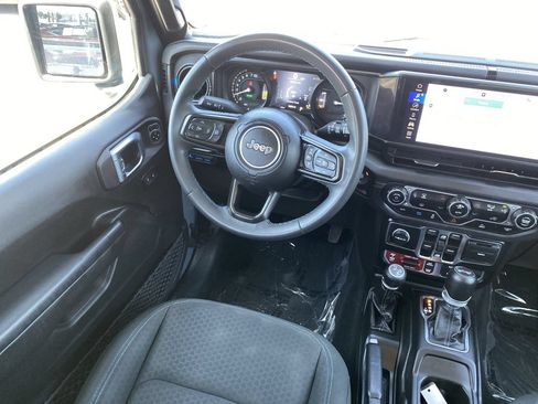 Used 2024 Jeep Wrangler Unlimited Rubicon 4xe AWD/4WD image 16