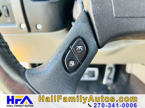 Used 2003 HUMMER H2 w/ Preferred Equipment Group image 30