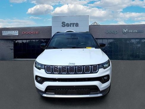 Used 2024 Jeep Compass Limited AWD/4WD image 2