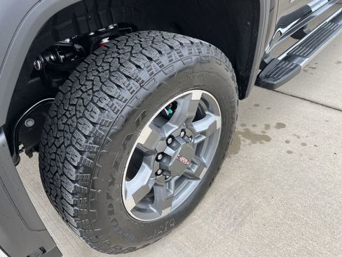 New 2026 GMC Sierra 2500 SLT w/ SLT Premium Package image 32