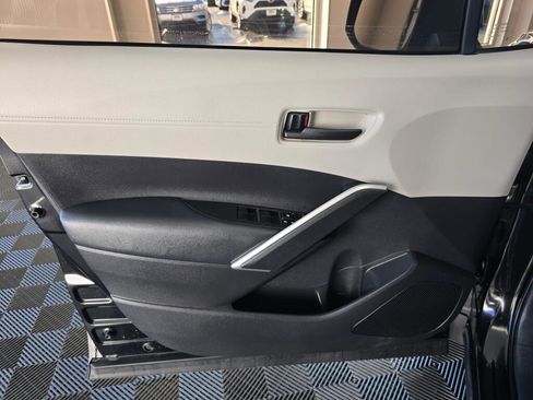 Used 2022 Toyota Corolla Cross L image 19