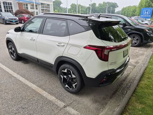 Used 2025 Kia Seltos S AWD/4WD image 3