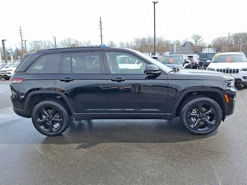 Certified 2025 Jeep Grand Cherokee Altitude image 7