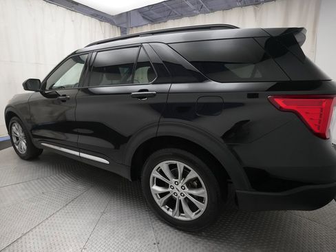 Used 2023 Ford Explorer XLT w/ Equipment Group 202A AWD/4WD image 35