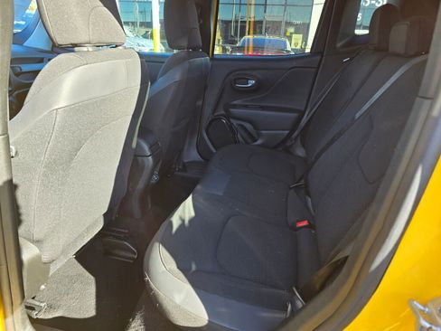 Used 2018 Jeep Renegade Altitude image 18