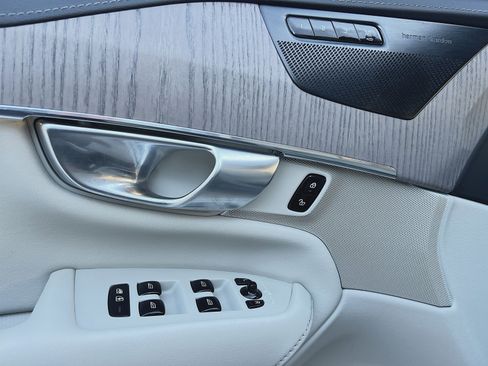 Certified 2022 Volvo XC90 T6 Inscription w/ Climate Package image 15