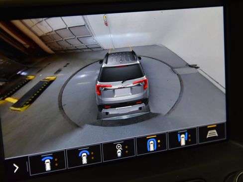 Used 2020 GMC Acadia Denali AWD/4WD image 32