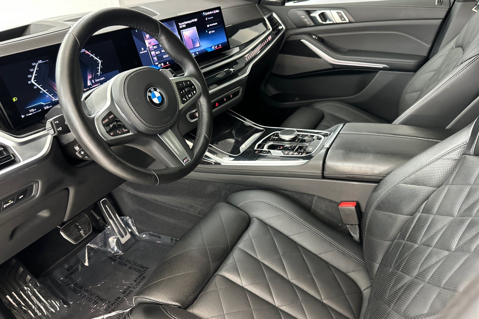 Certified 2025 BMW X7 xDrive40i w/ M Sport Package AWD/4WD image 4