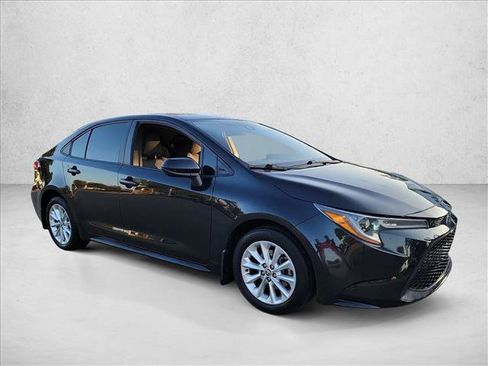 Used 2022 Toyota Corolla LE w/ LE Convenience Package FWD image 3