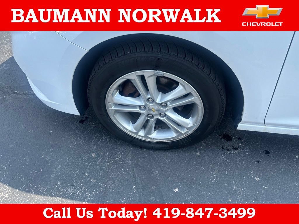 Used 2017 Chevrolet Cruze LT FWD image 9