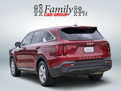 Used 2022 Kia Sorento LX FWD image 3