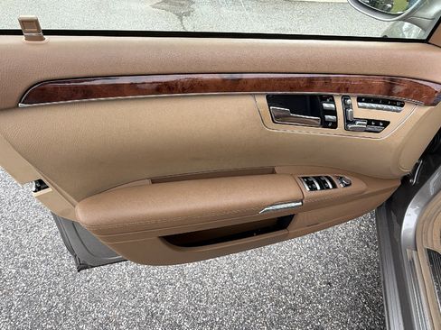 Used 2009 Mercedes-Benz S 550 4MATIC image 14