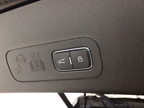 Used 2021 Lincoln Aviator Reserve w/ Elements Package Plus image 39