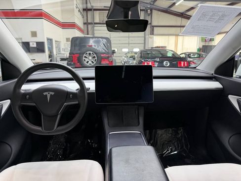 Used 2021 Tesla Model Y Long Range AWD/4WD image 20
