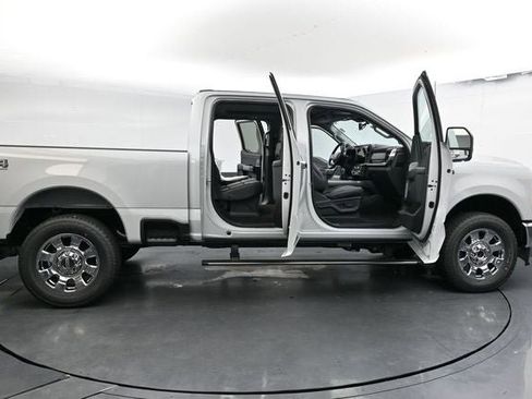 New 2026 Ford F250 Lariat w/ Lariat Ultimate Package image 38