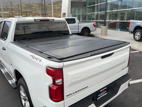 Used 2021 Chevrolet Silverado 1500 Custom w/ Custom Max Trailering Package AWD/4WD image 16