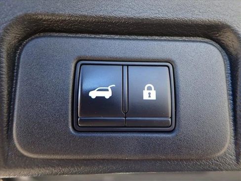 Used 2021 Nissan Rogue SL w/ Premium Package image 9