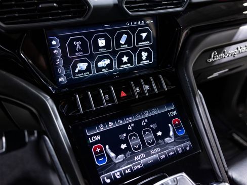 Used 2022 Lamborghini Urus image 42
