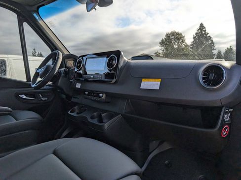New 2025 Mercedes-Benz Sprinter 2500 image 12