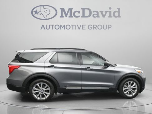 Used 2024 Ford Explorer XLT w/ Equipment Group 202A RWD image 9
