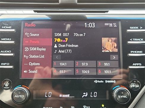 Used 2018 Toyota Camry L image 13