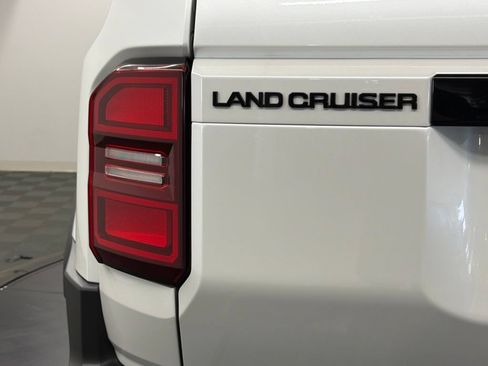 Used 2027 Toyota Land Cruiser AWD/4WD image 13