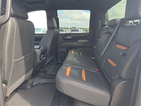 Used 2025 GMC Sierra 2500 AT4 AWD/4WD image 14
