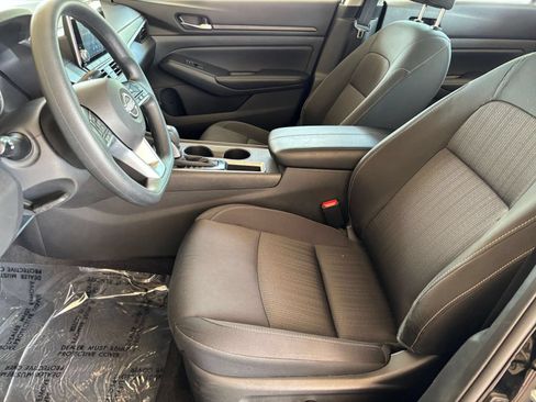 Used 2025 Nissan Altima 2.5 SV FWD image 27