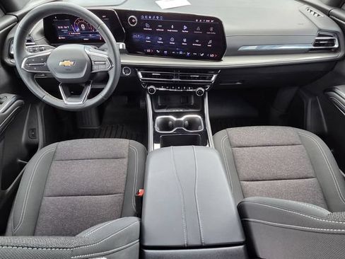 Used 2026 Chevrolet Traverse LT w/ Driver Confidence Package FWD image 12