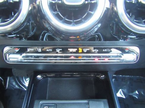 Used 2022 Mercedes-Benz GLA 250 4MATIC w/ Premium Package Lite image 45