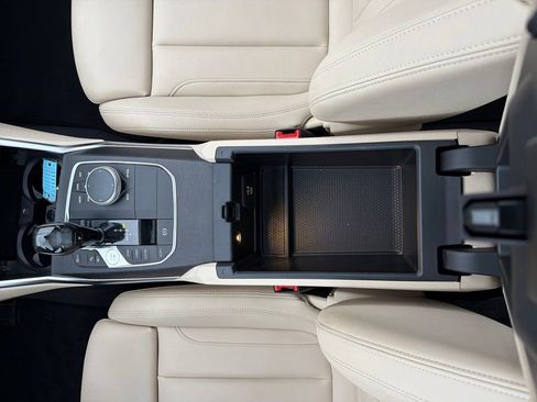 Used 2021 BMW 330e w/ Driving Assistance Package image 27