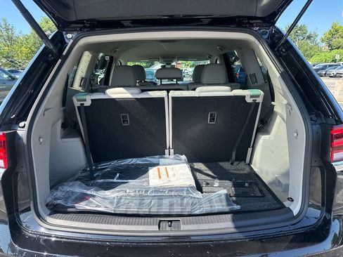 Used 2026 Volkswagen Atlas SE FWD image 25