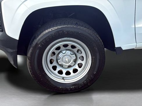 Used 2024 Chevrolet Colorado W/T RWD image 15