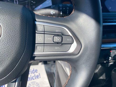 Used 2022 Jeep Compass Limited image 17