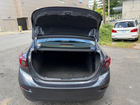 Used 2014 MAZDA MAZDA3 i Touring w/ Moonroof Package 1 FWD image 9