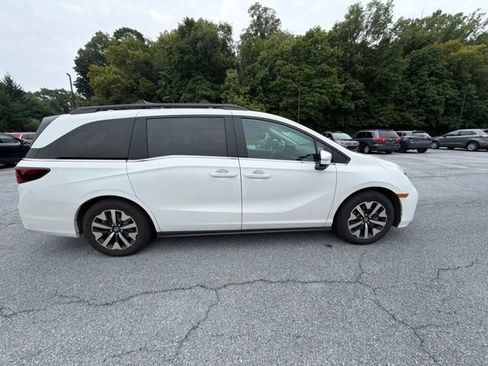 Used 2026 Honda Odyssey EX-L image 2