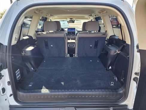 Used 2023 Lexus GX 460 Premium image 17