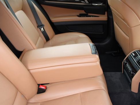 Used 2012 BMW ALPINA B7 image 24